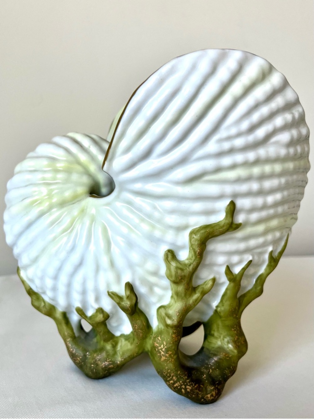 Antique Royal Worcester Porcelain Nautilus Ivory Shell Vase #23/100 - Picture 2 of 6